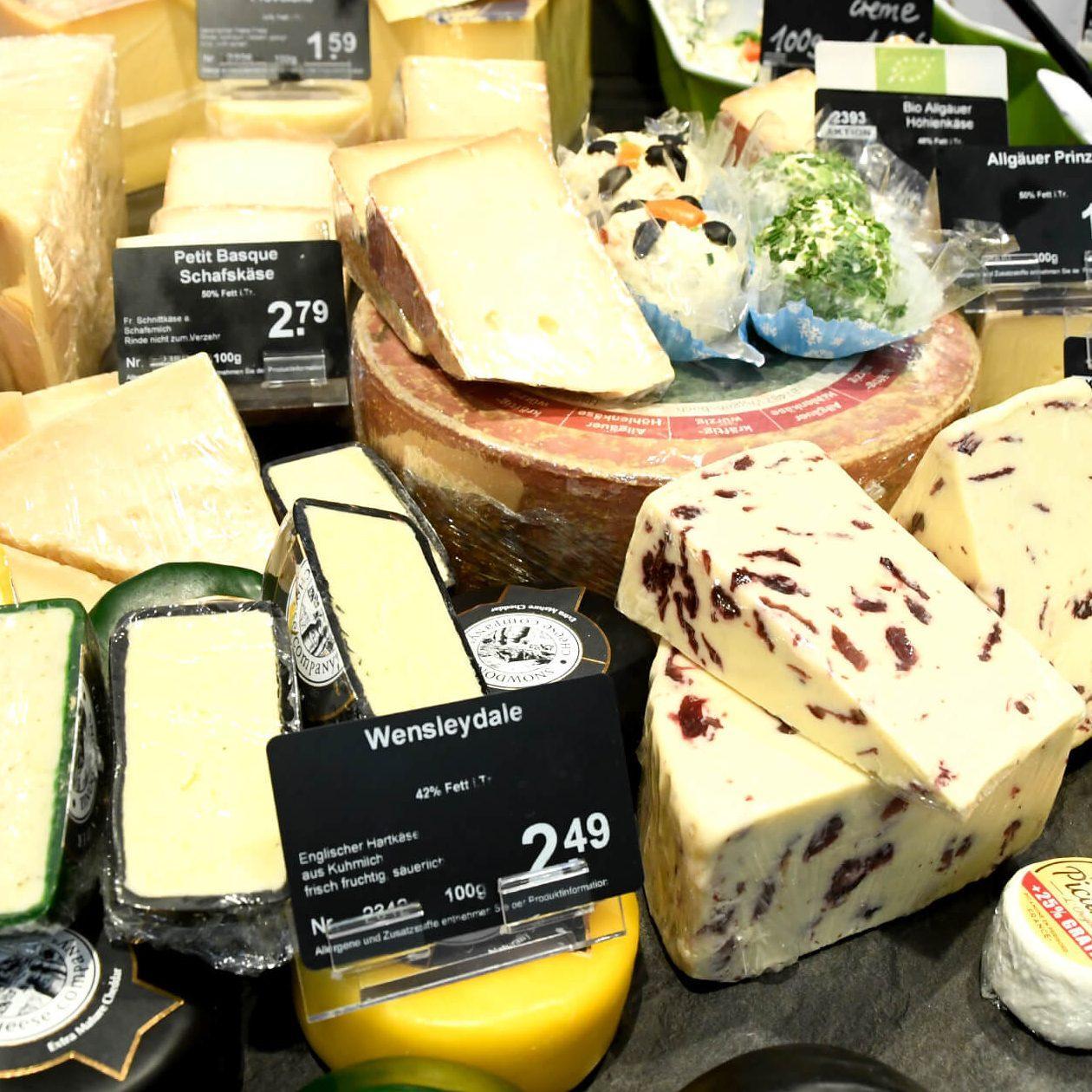 Leckere Käse und Molkereiprodukte bei EDEKA Fedele in Calmbach